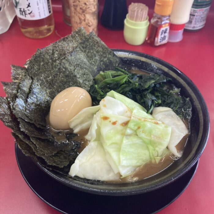 これぞ王道の味！家系ラーメンで満腹
