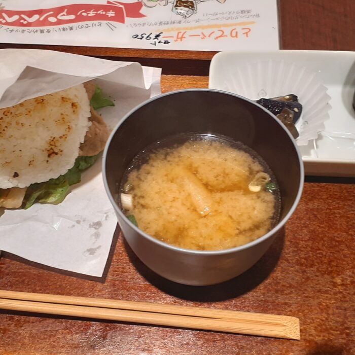 キッチンアンベベのとりでバーガー！