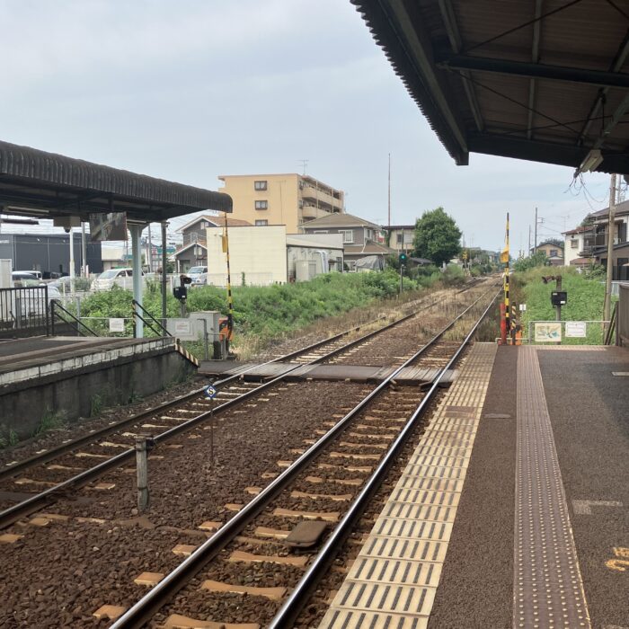 稲戸井駅の上りと下りのホーム