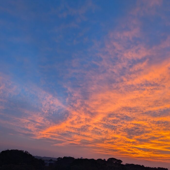 燃える取手の空