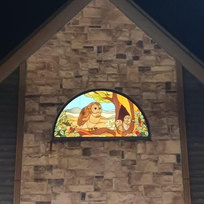 映えるステンドグラス