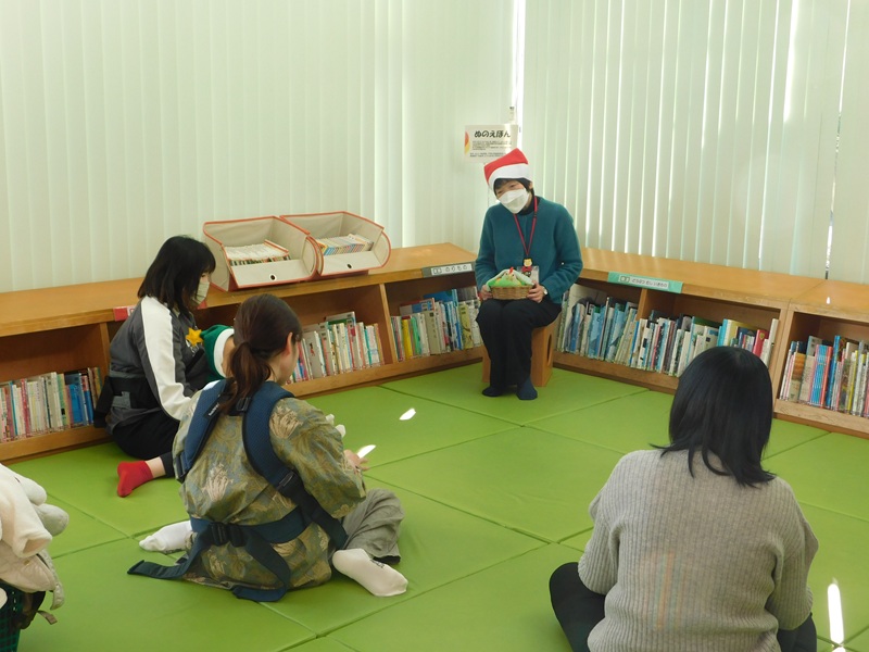 図書館赤ちゃんのためのクリスマスおはなし会