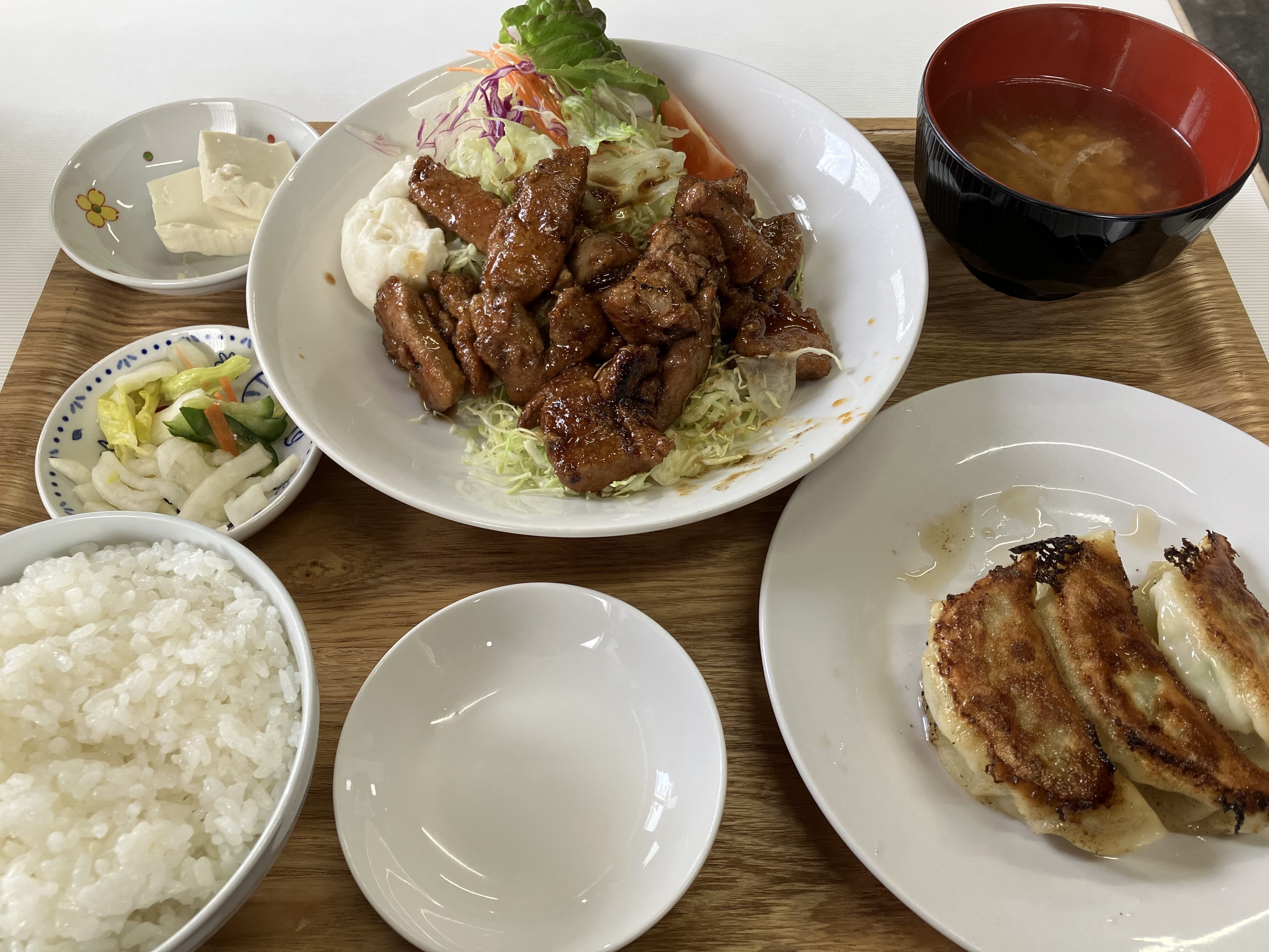 超人気定食屋さん　越後屋