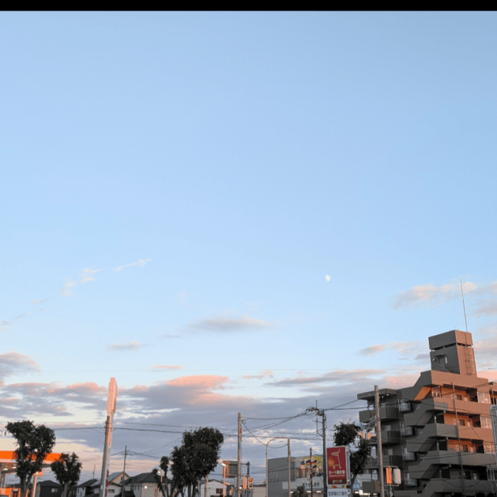 取手ヤオコーからの月